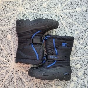 Sorel black & blue snow boots Big Kids 4